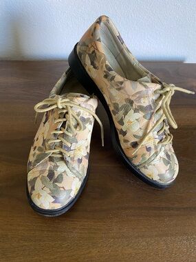 Icon Art Floral Geisha Leather Golf Walking Shoe Women’s 7.5B